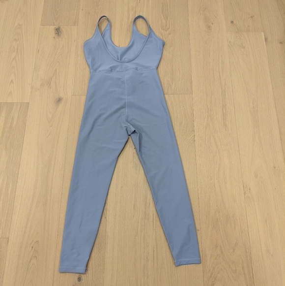 Old Navy athletic suit - Picture 2 of 5